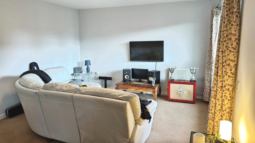 Property photo 3 of 6