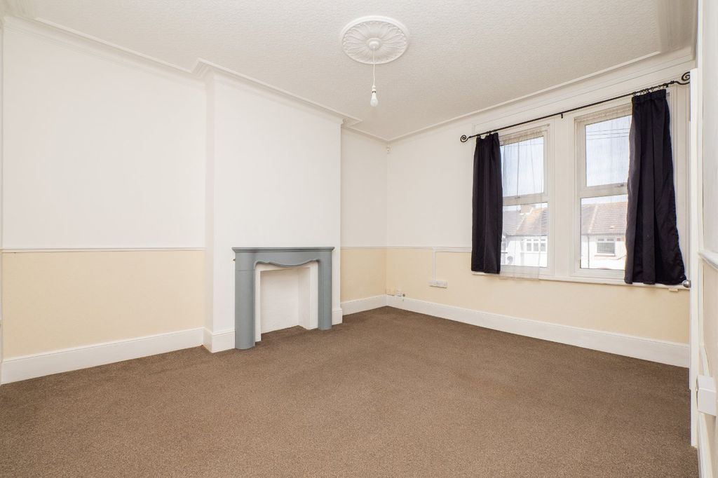 Property photo 2 of 21 Picture No. 03