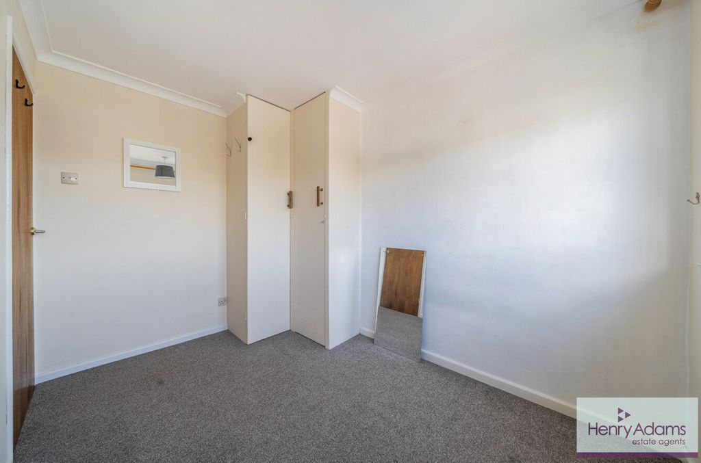 Additional image 10 of 2 bed flat for saleWinton Road, Petersfield GU32