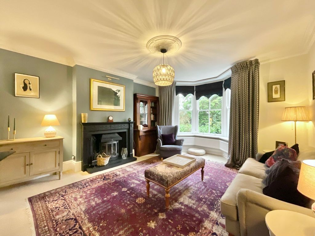 Property photo 2 of 42