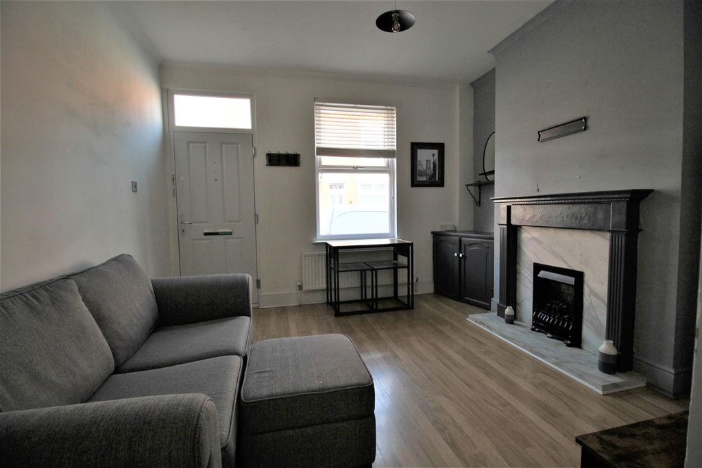 Property photo 1 of 11 Lounge.Jpg