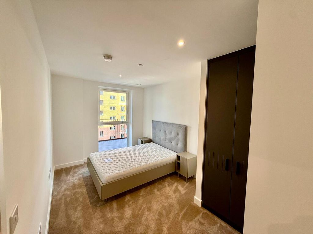 Property photo 2 of 9 Bedroom