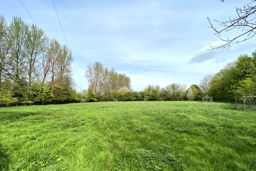 Property photo 3 of 20