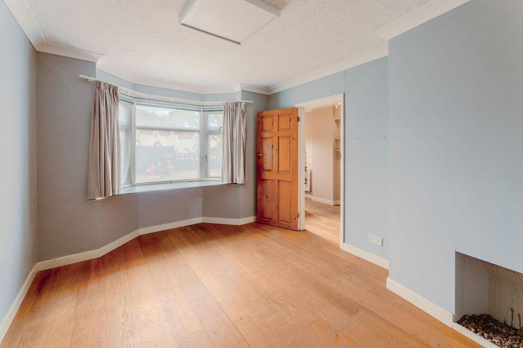 Property photo 3 of 21