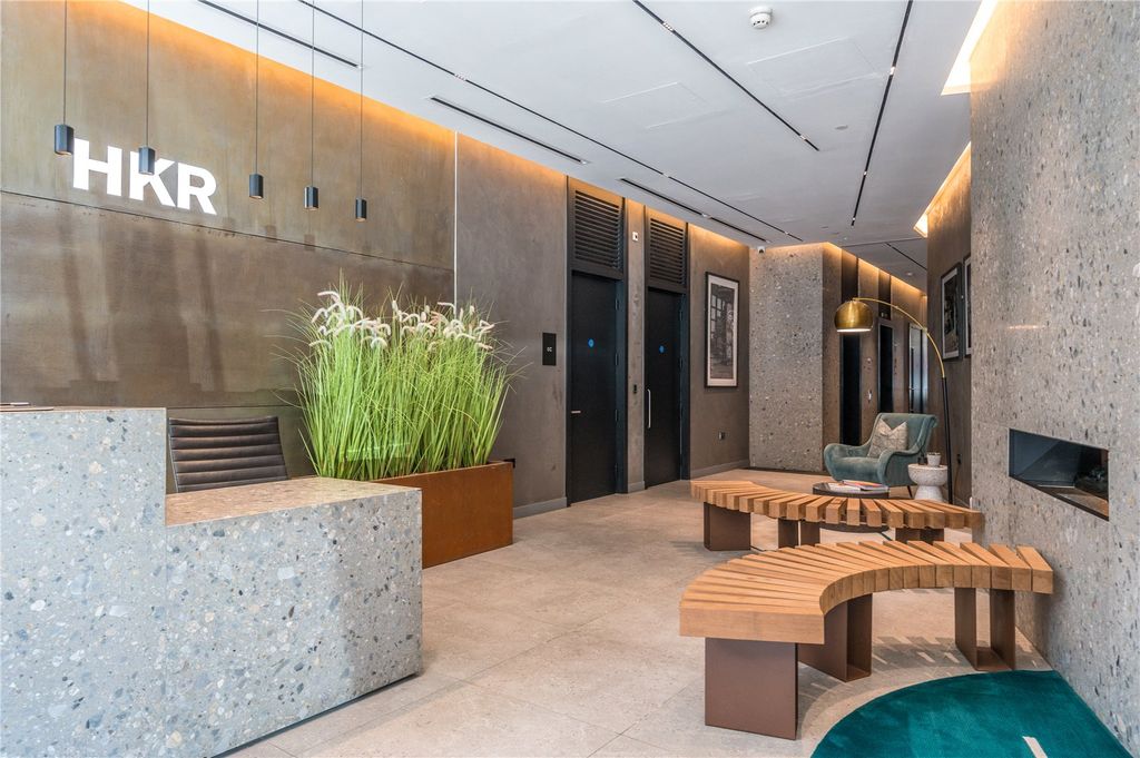 Property photo 3 of 19 Communal Lobby