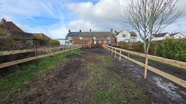 Property photo 3 of 11 South Facing Garden
