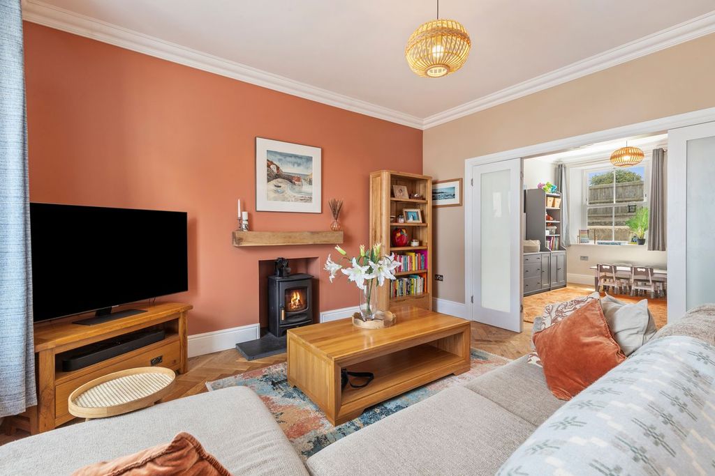 Property photo 2 of 37