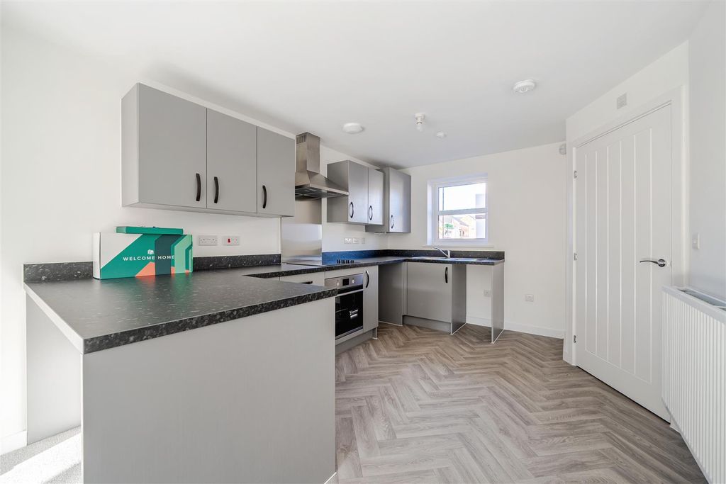 Property photo 3 of 10 1386359-5-6930267F3c6c2.Jpg