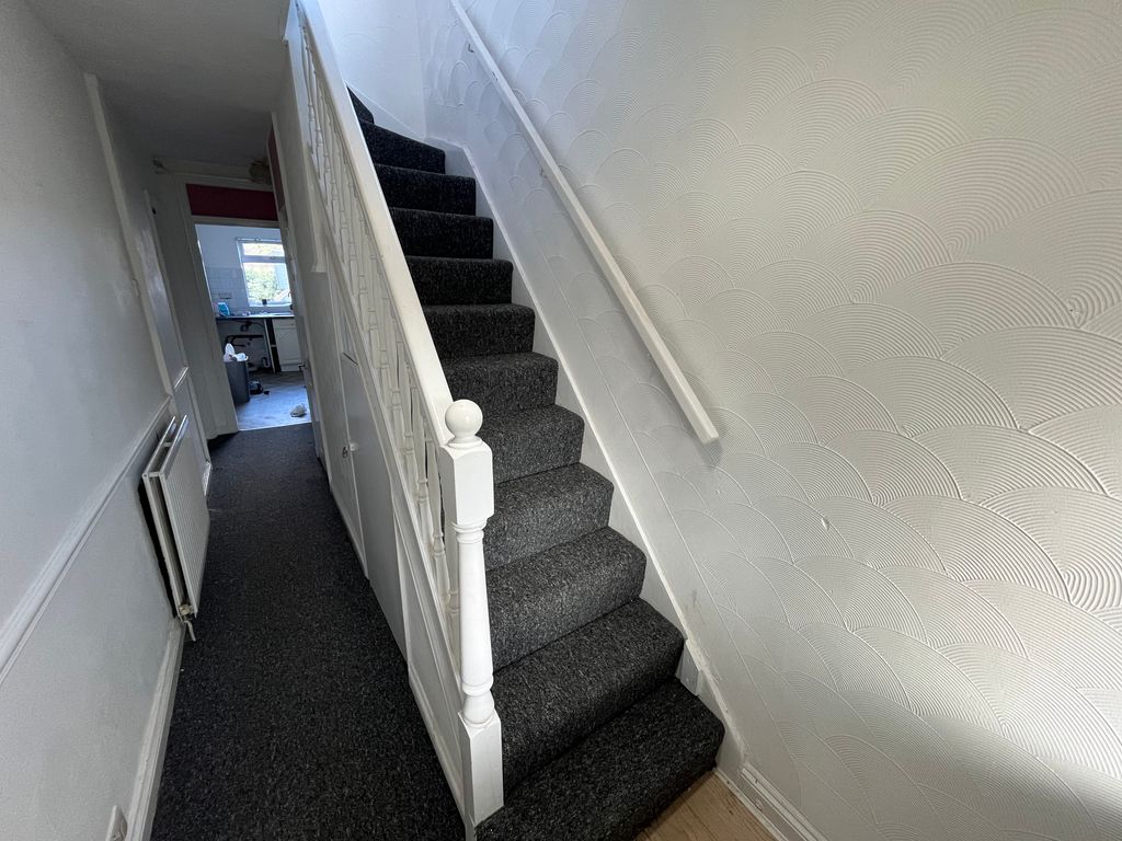 Property photo 3 of 11 Landing