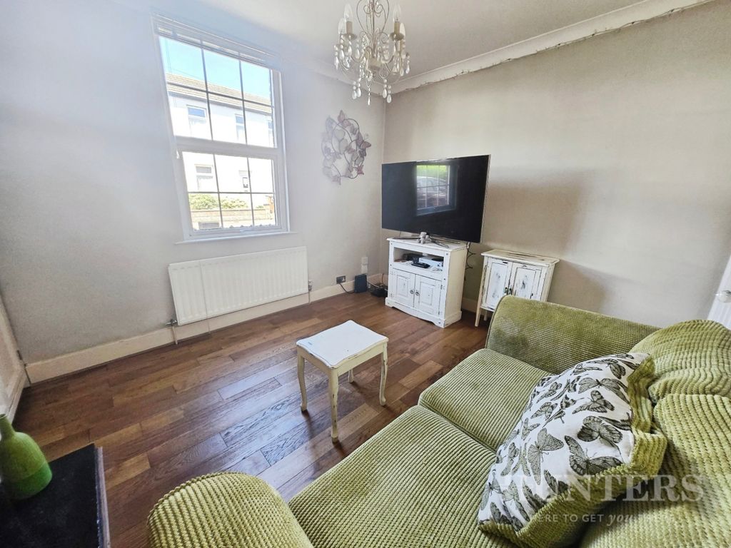 Property photo 3 of 20 Pbox-Img.Jpg