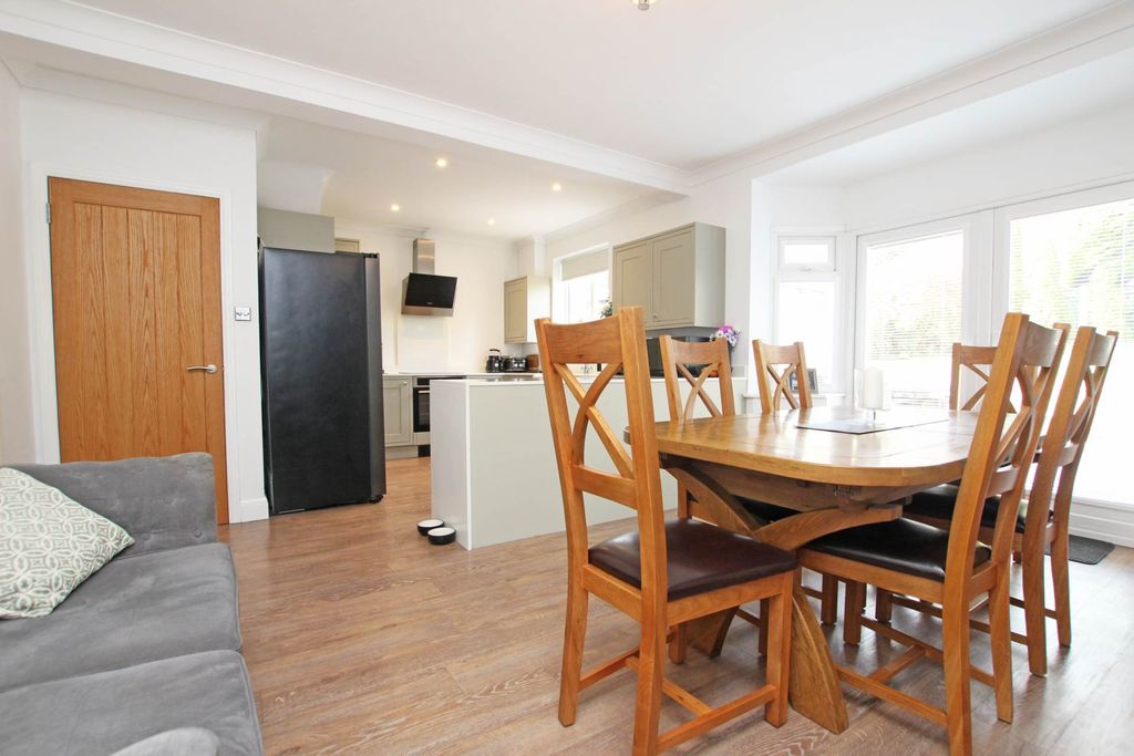 Property photo 3 of 30