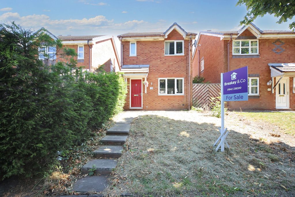 Property photo 1 of 16