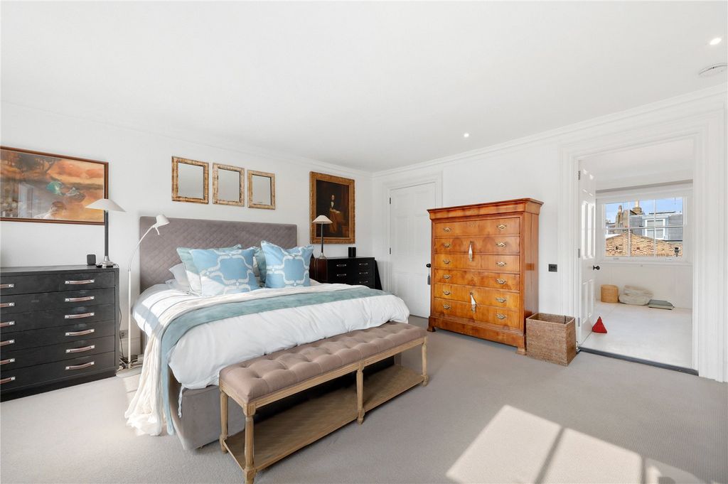 Property photo 1 of 49 Picture No. 08