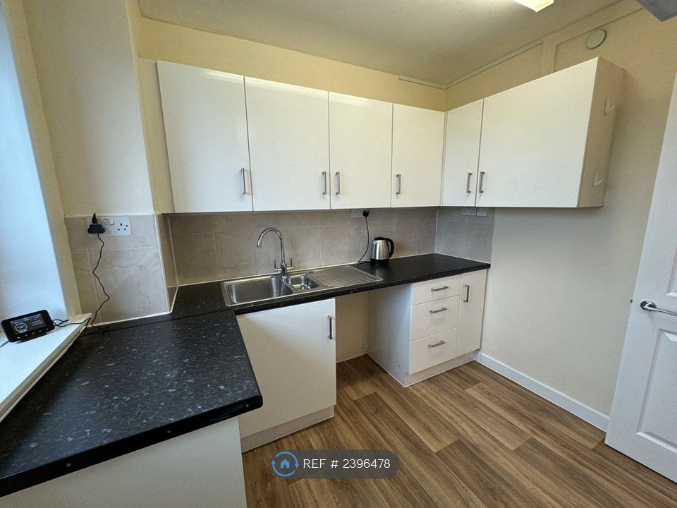 Property photo 3 of 13 Kitchen