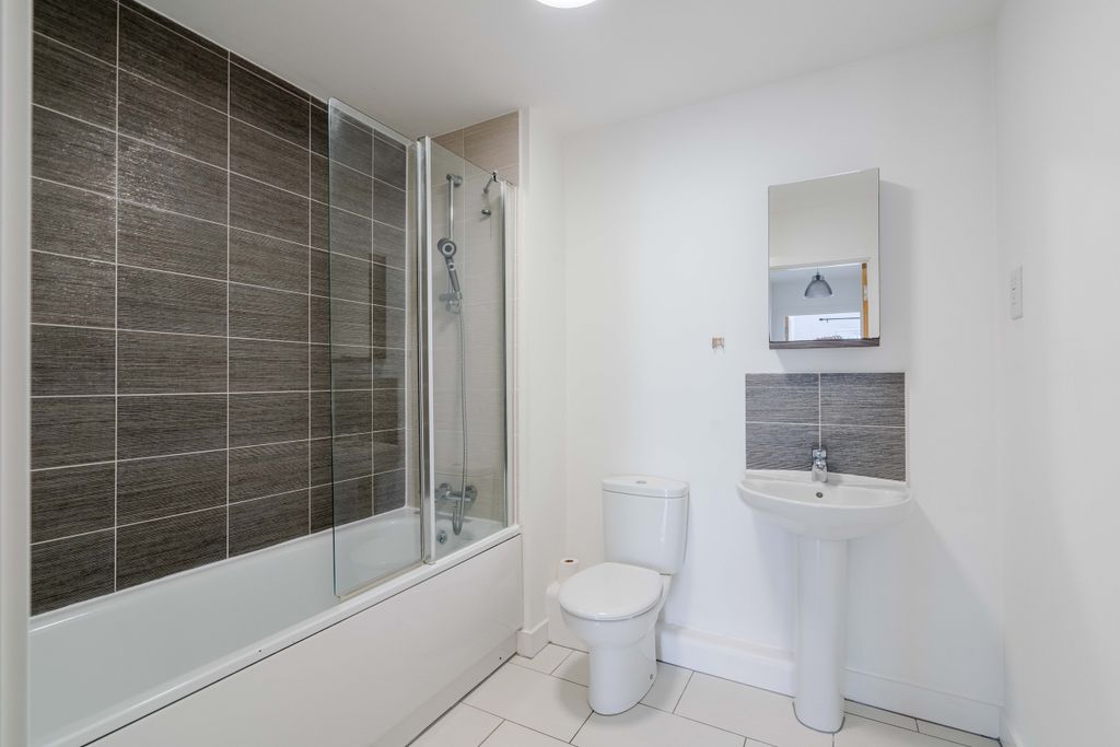 Property photo 2 of 10 9