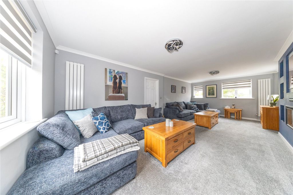 Property photo 3 of 30 Sitting Room
