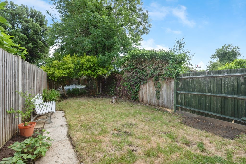Property photo 2 of 20