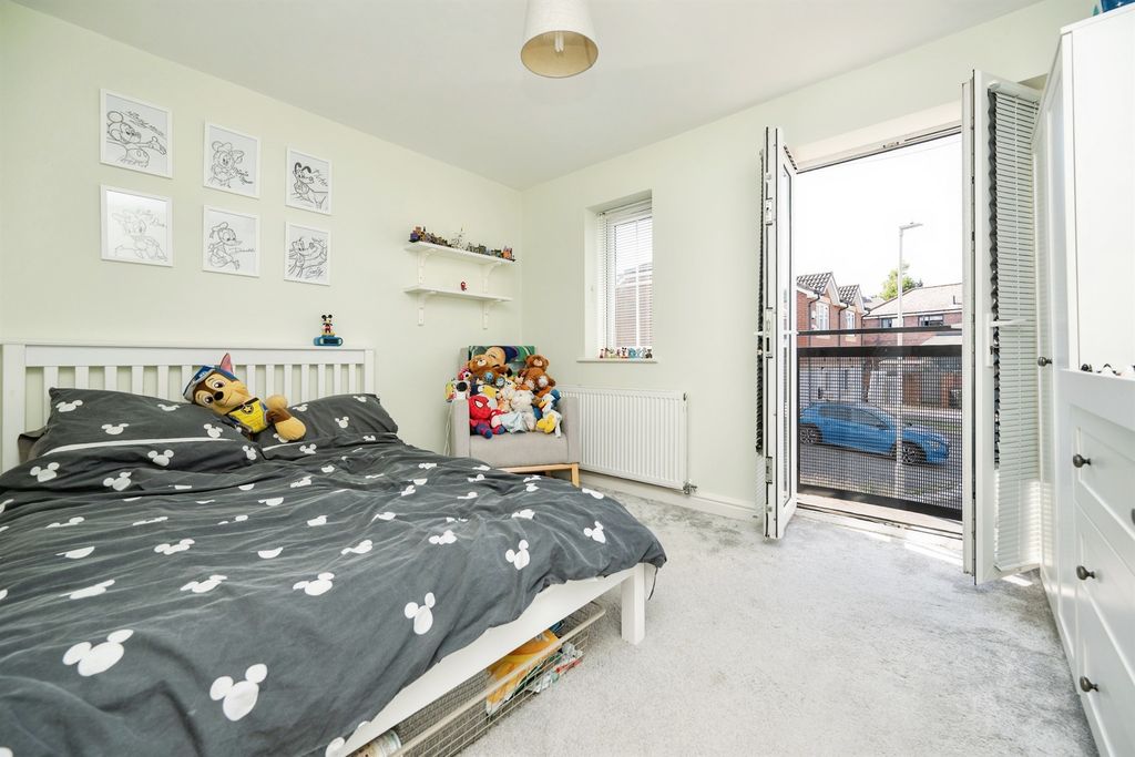 Property photo 3 of 11