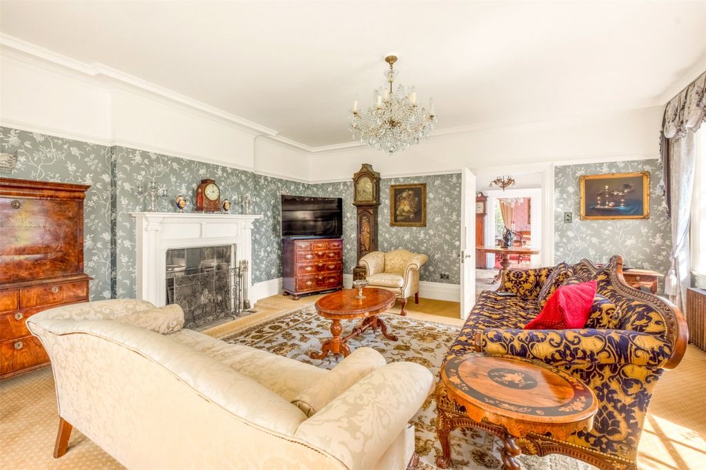 Property photo 3 of 25 Drawing Room