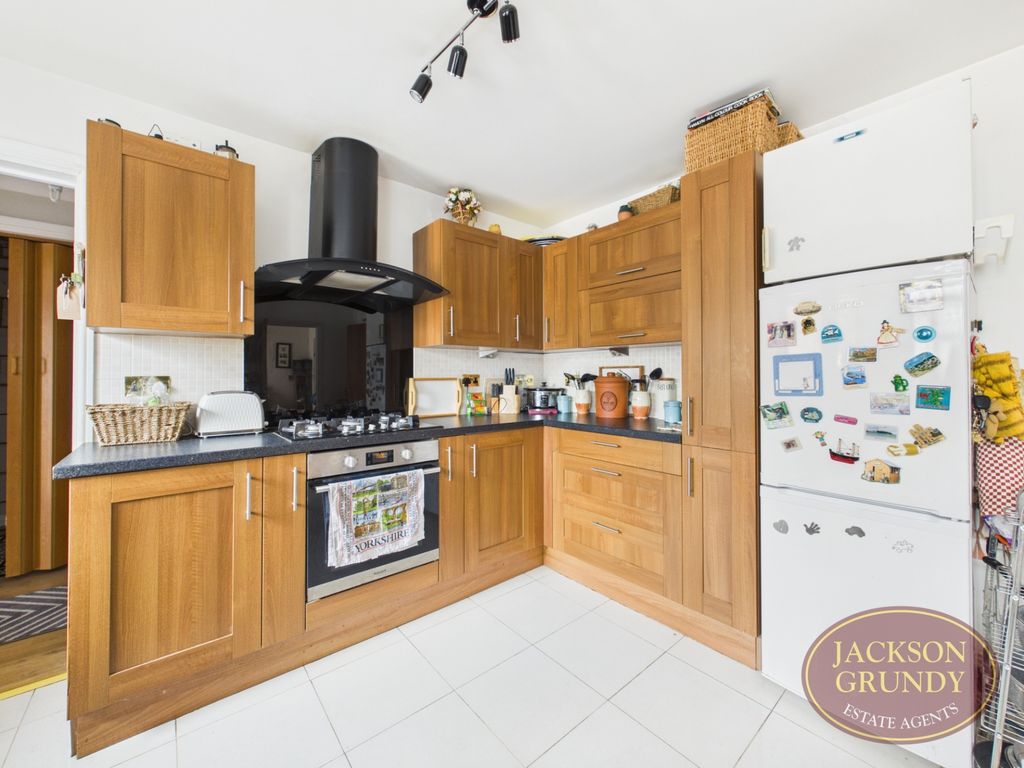 Property photo 3 of 21 New Forest Way