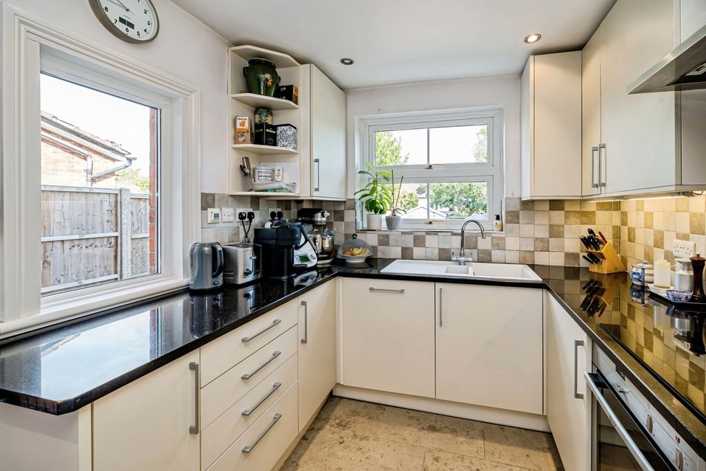 Property photo 2 of 15 Kitchen