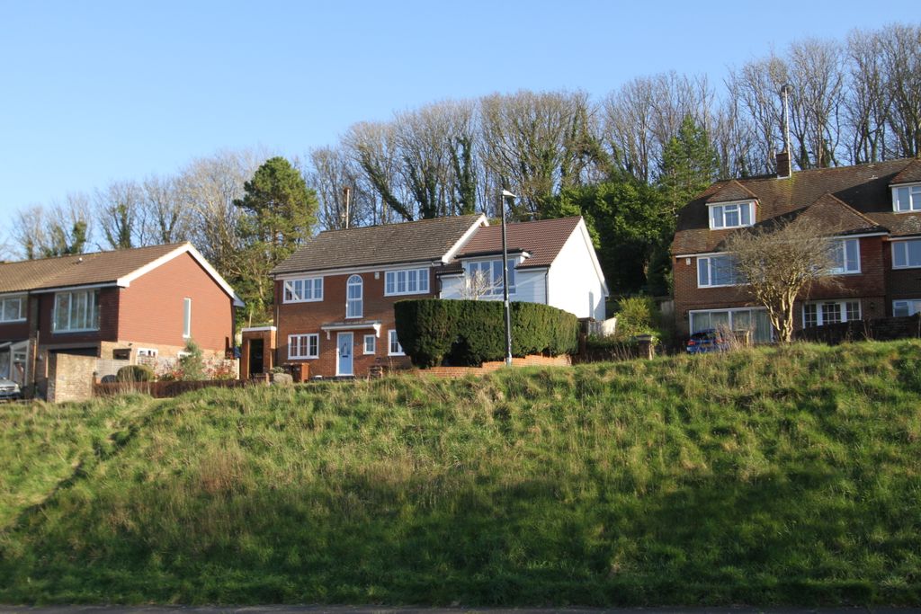 Property photo 1 of 33