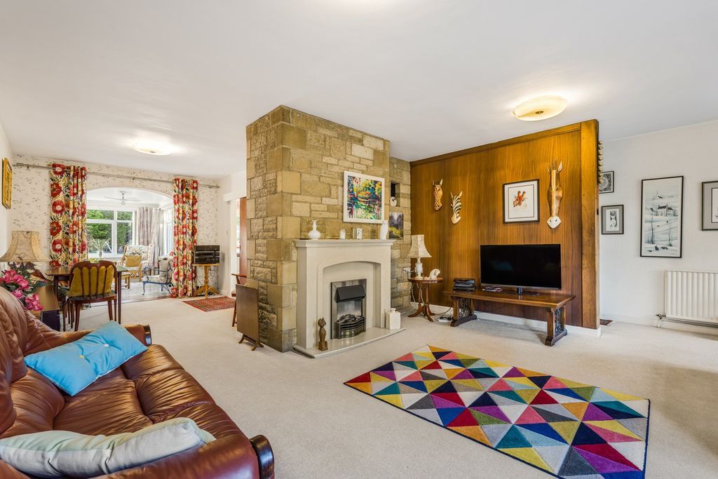 Property photo 3 of 19