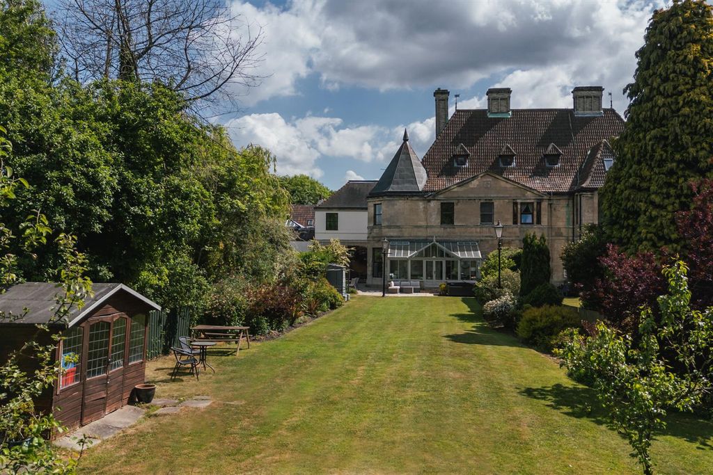 Property photo 3 of 35 Exterior And Gardens