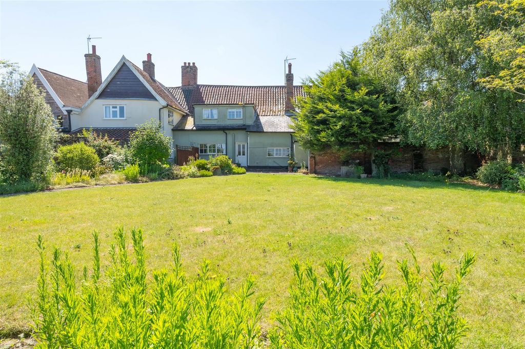 Property photo 1 of 20 Wickham Market_67.Jpg