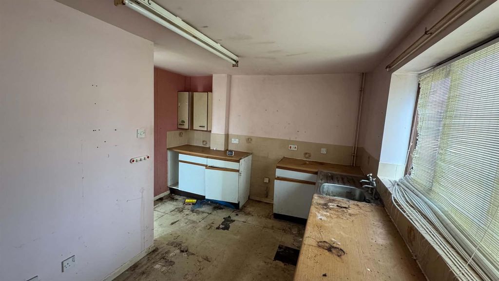Property photo 3 of 11 17 Lea Walk - 2.Jpg