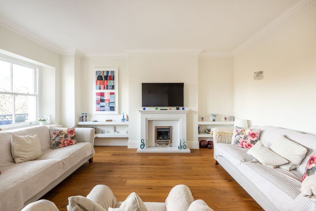 Property photo 3 of 23 Picture No. 18