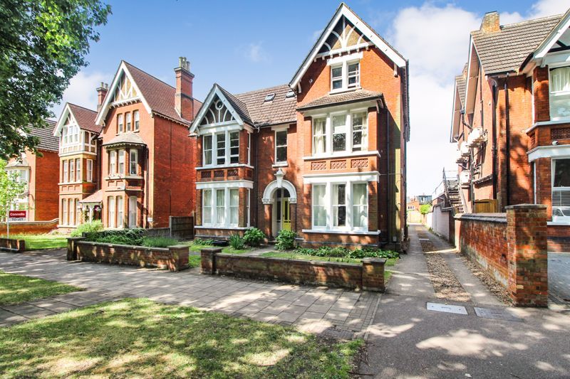 Property photo 1 of 12 Front