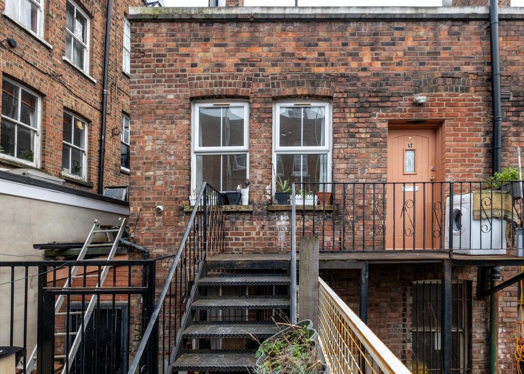 Property photo 1 of 10 1-Bedroom Flat Near King's College Hospital Â€“ Available Immediately