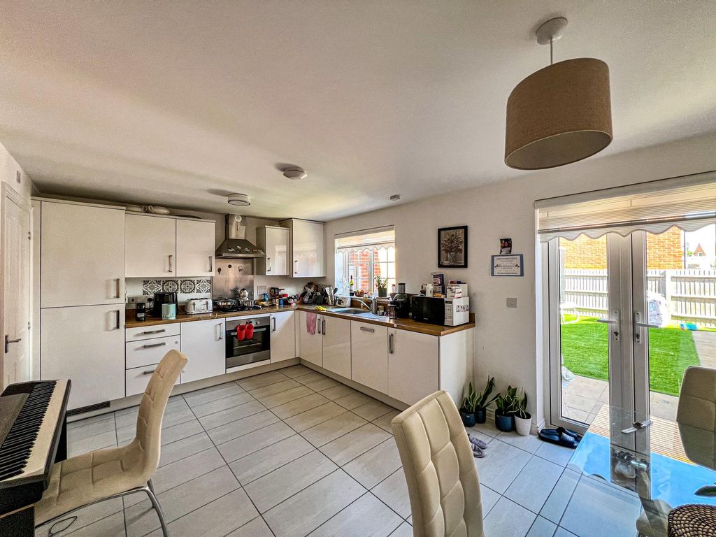 Property photo 3 of 18