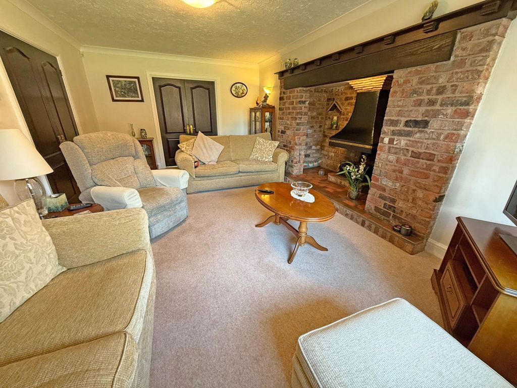 Property photo 2 of 23