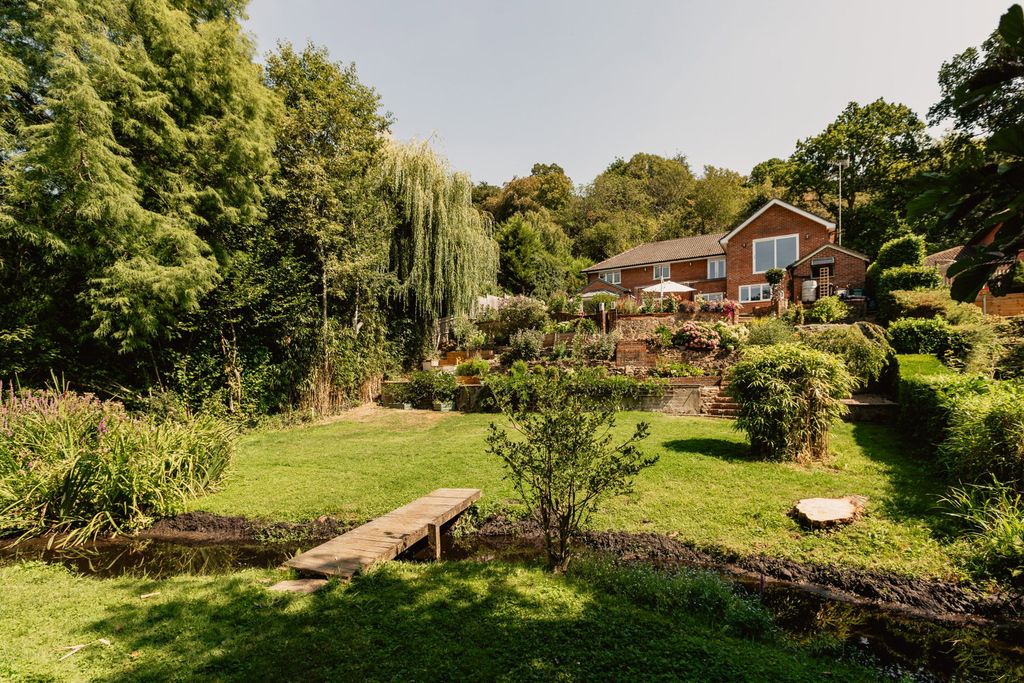 Property photo 2 of 34