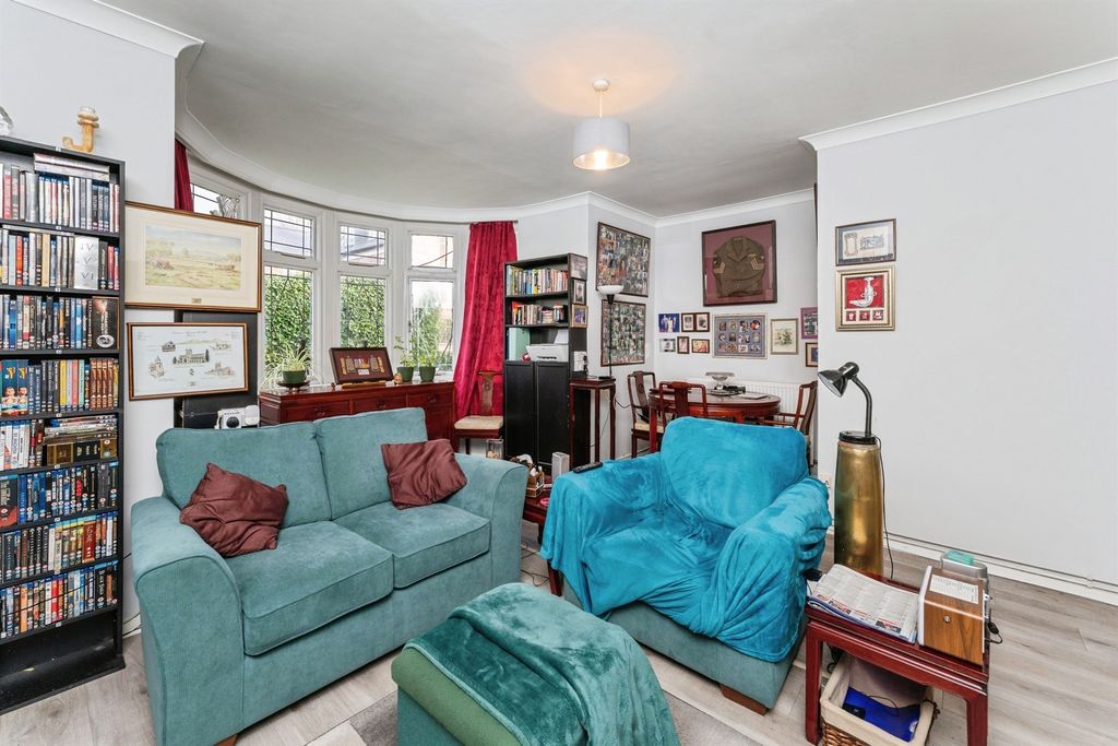 Property photo 3 of 17