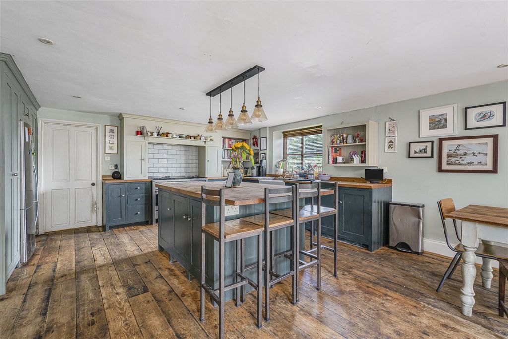Property photo 2 of 16 Kitchen