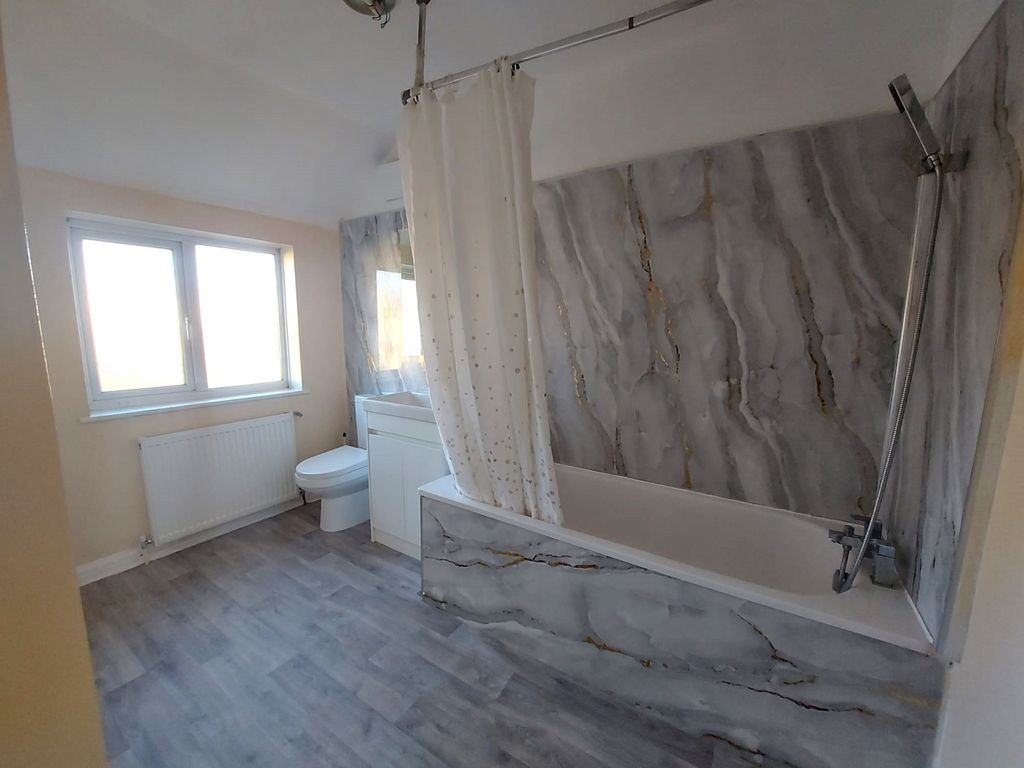 Property photo 3 of 7 Gallery