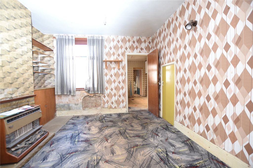 Property photo 3 of 12 Picture No. 02