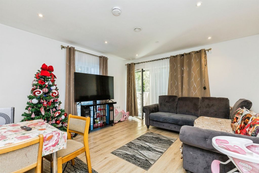 Property photo 3 of 9