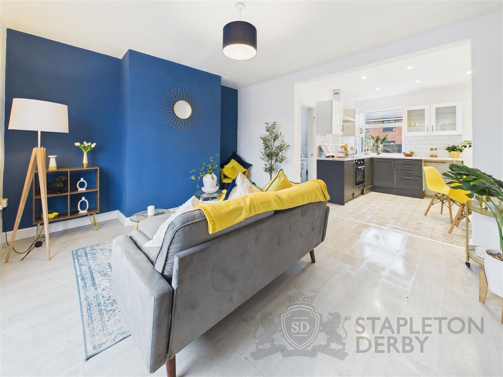 Property photo 3 of 13 Cam04709G0-Pr0314-Still001.Jpg