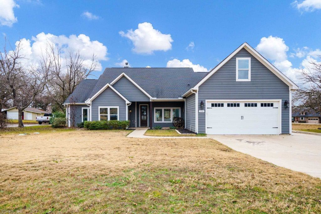 Property photo 1 of 30