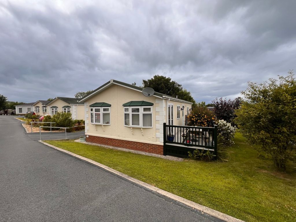 Property photo 2 of 29