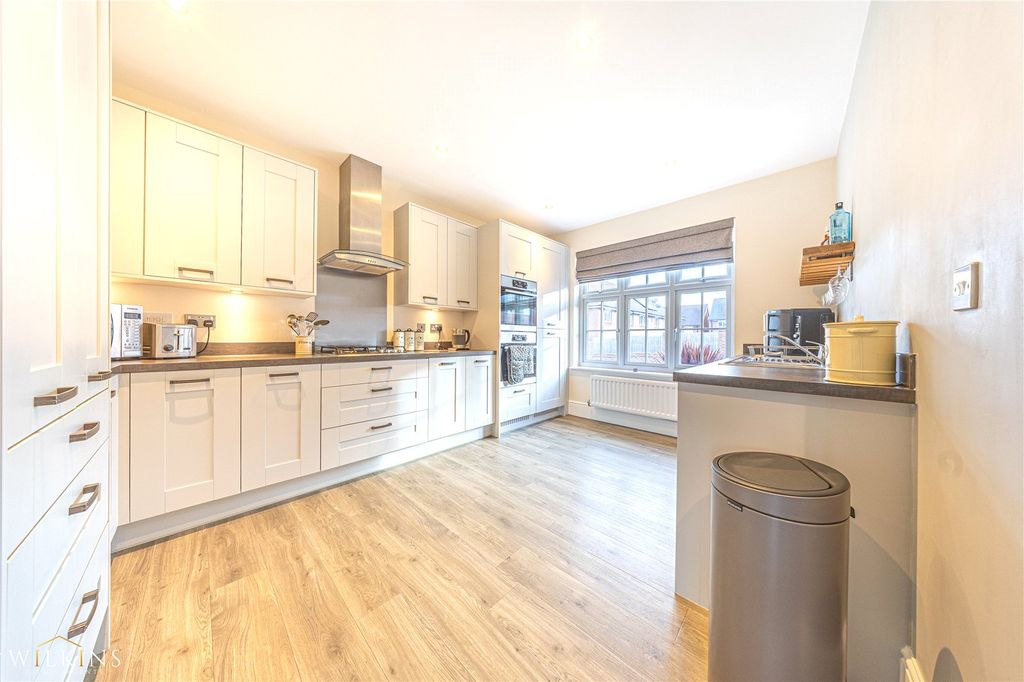 Property photo 2 of 43 Picture No. 07