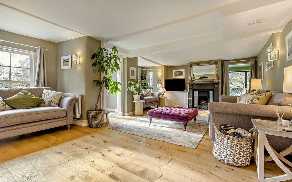 Property photo 3 of 30 Sitting Room