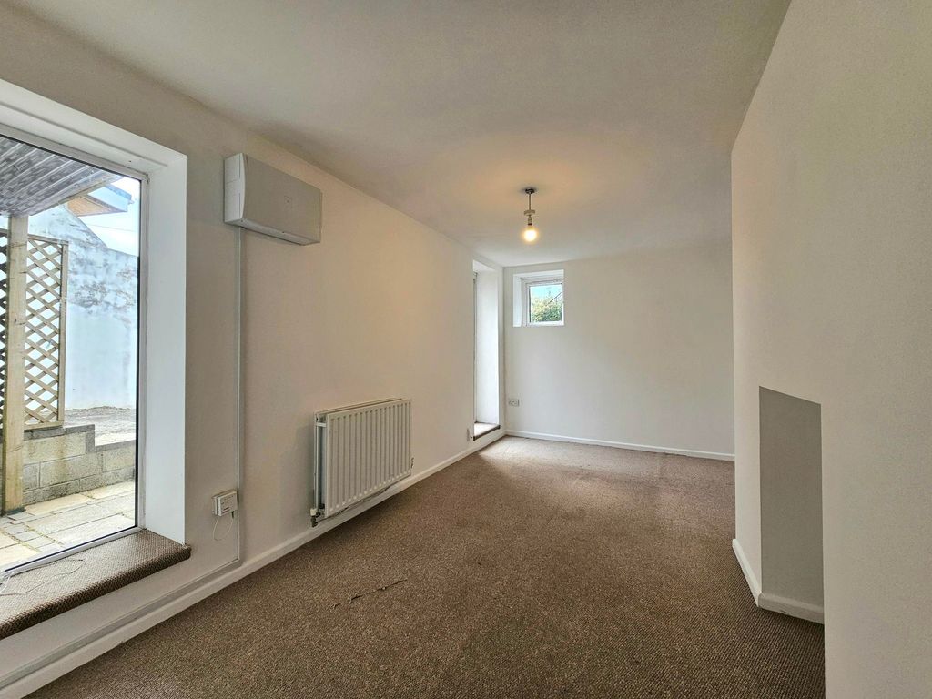 Property photo 3 of 9 Image