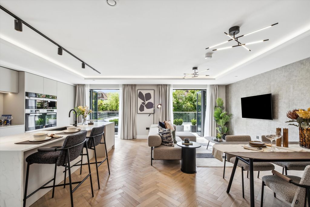 Property photo 3 of 19 Image