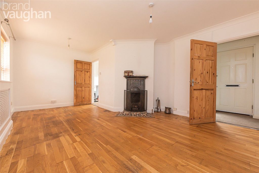 Property photo 3 of 11 Reception