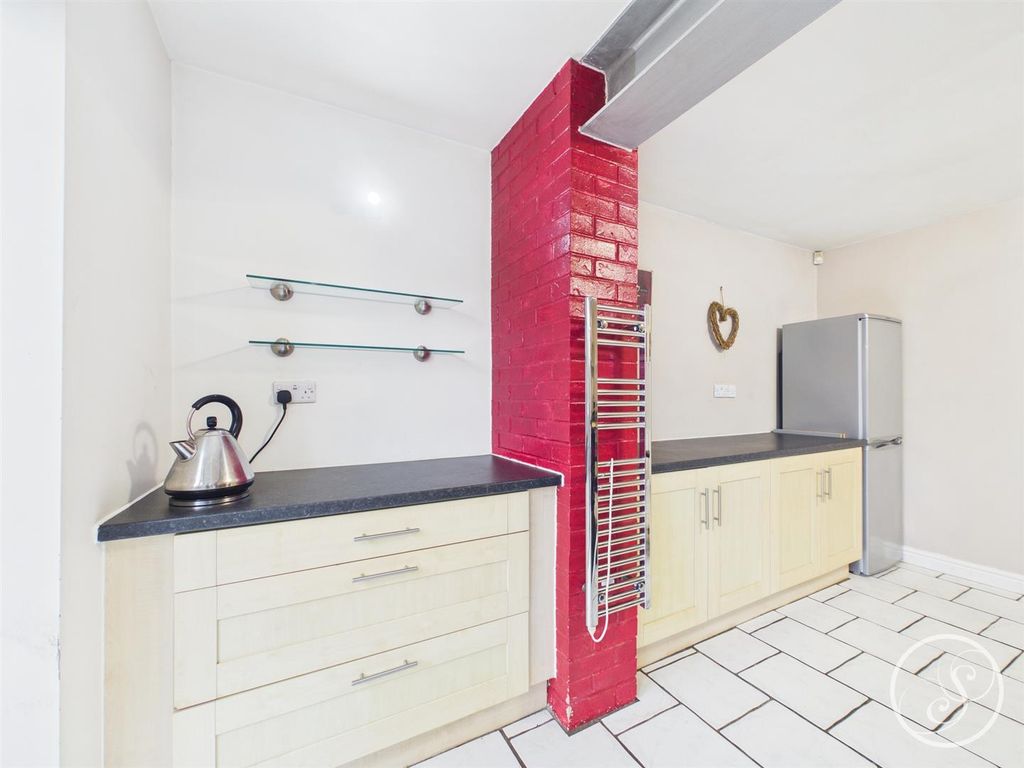 Property photo 3 of 35 Cam02071G0-Pr0834-Still004.Jpg